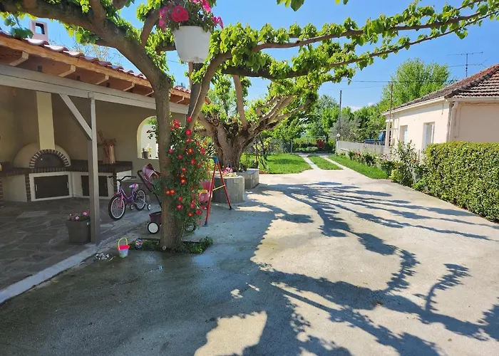 The Family's House * Tríkala